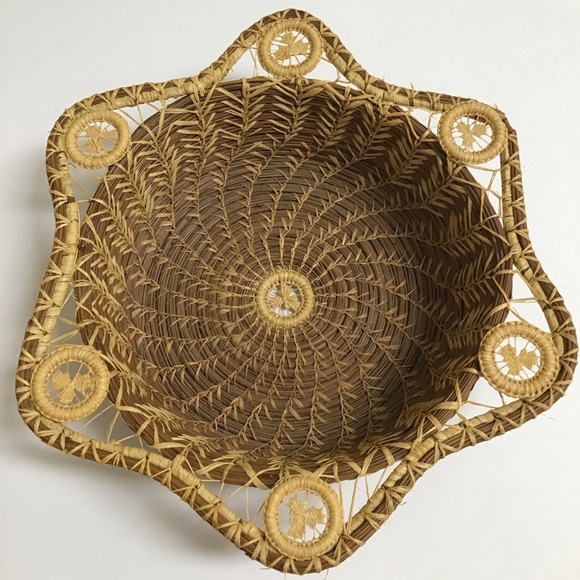 Folk Art Hand Woven Pine Needle Basket Master Weaver Intricate 10x3” Vintage USA - Picture 3 of 13